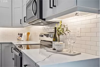 819 Riley Dr, Silverton, OR 97381 - Photo 11