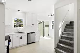 8339 SE Bush St, Portland, OR 97266 - Photo 13