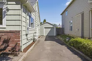 8339 SE Bush St, Portland, OR 97266 - Photo 33