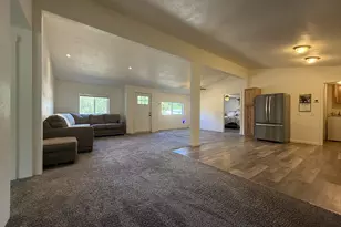 107 Gaddis Ln, Glendale, OR 97442 - Photo 5