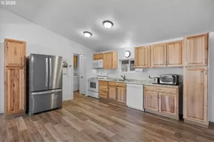 107 Gaddis Ln, Glendale, OR 97442 - Photo 5