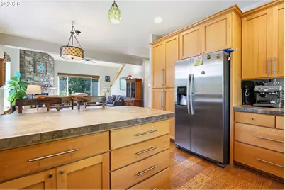 629 SE Roberts Ave, Gresham, OR 97080 - Photo 7