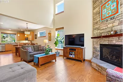 629 SE Roberts Ave, Gresham, OR 97080 - Photo 3