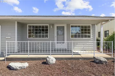 540 W Clackamas Cir, Woodburn, OR 97071 - Photo 3