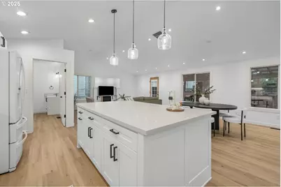 257 SW Nancy Cir, Gresham, OR 97030 - Photo 9