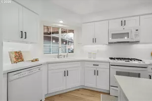 257 SW Nancy Cir, Gresham, OR 97030 - Photo 7