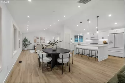 257 SW Nancy Cir, Gresham, OR 97030 - Photo 11