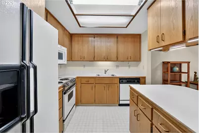 14851 NE Sacramento St #127, Portland, OR 97230 - Photo 11