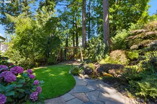 808 SW Regency Terrace, Portland, OR 97225 - Photo 29