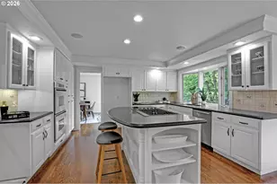 2715 NW Linmere Dr, Portland, OR 97229 - Photo 9