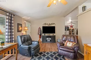 5041 N Myrtle Rd, Myrtle Creek, OR 97457 - Photo 7