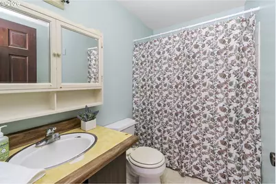 345 W Exeter St, Gladstone, OR 97027 - Photo 17
