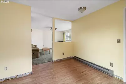 345 W Exeter St, Gladstone, OR 97027 - Photo 9
