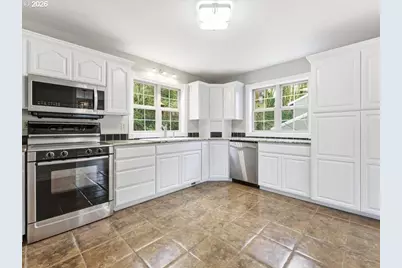 511 S Center St, Oregon City, OR 97045 - Photo 9