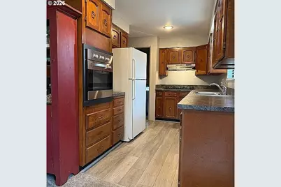 1005 Maple St, Myrtle Point, OR 97458 - Photo 9