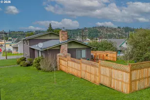 1005 Maple St, Myrtle Point, OR 97458 - Photo 29