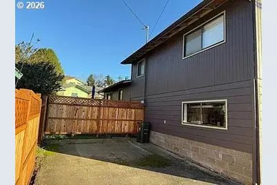 1005 Maple St, Myrtle Point, OR 97458 - Photo 3