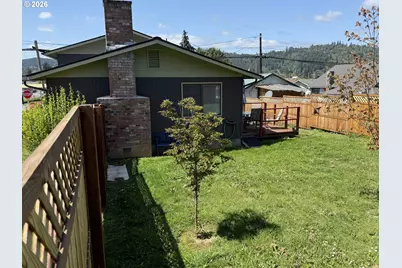 1005 Maple St, Myrtle Point, OR 97458 - Photo 27