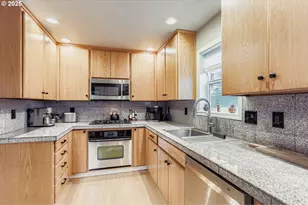 1928 SE Sherrett St, Portland, OR 97202 - Photo 13