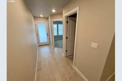 7465 SE Kinnaman St, Hillsboro, OR 97123 - Photo 3
