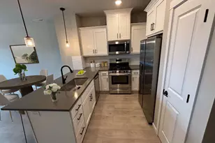 7465 SE Kinnaman St, Hillsboro, OR 97123 - Photo 11