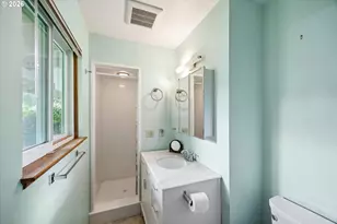 9285 SW Whitford Ln, Portland, OR 97223 - Photo 17