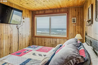 321 N Pacific St, Rockaway Beach, OR 97136 - Photo 11