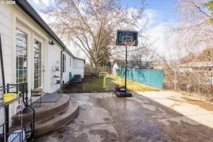 10500 W 5th St, Island City, OR 97850 - Photo 25