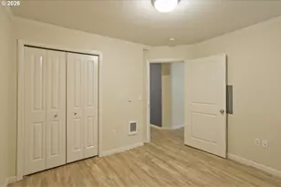 15062 NW Central Dr, Portland, OR 97229 - Photo 17