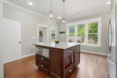 3425 S Corbett Ave, Portland, OR 97239 - Photo 15