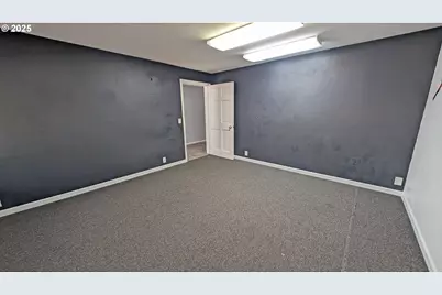 126 NE 2nd Ave, Hillsboro, OR 97124 - Photo 5