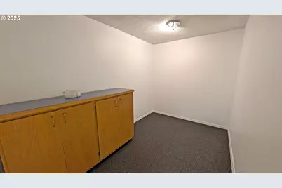 126 NE 2nd Ave, Hillsboro, OR 97124 - Photo 9