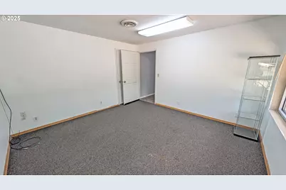 126 NE 2nd Ave, Hillsboro, OR 97124 - Photo 23