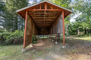 3300 W Evans Creek Rd, Rogue River, OR 97537 - Photo 15