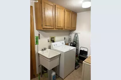 64810 McGrath Rd, Bend, OR 97701 - Photo 13