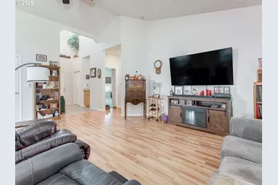 2331 NW Fendle Way, McMinnville, OR 97128 - Photo 5