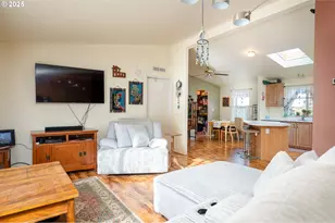 2957 W 10th St, The Dalles, OR 97058 - Photo 5