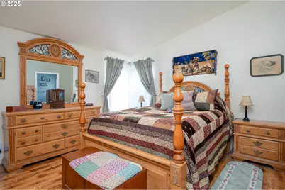 2957 W 10th St, The Dalles, OR 97058 - Photo 9