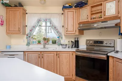 2957 W 10th St, The Dalles, OR 97058 - Photo 13