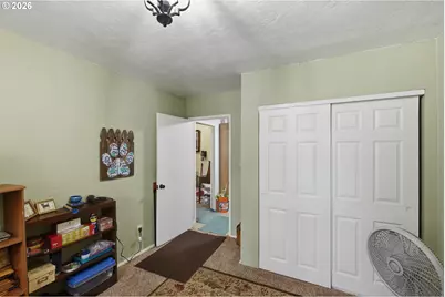 1945 Hazel St, Myrtle Point, OR 97458 - Photo 17