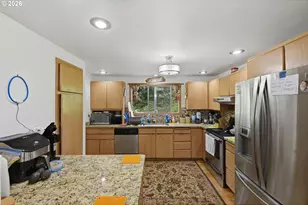 1945 Hazel St, Myrtle Point, OR 97458 - Photo 9