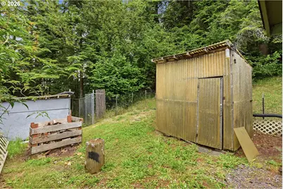 1945 Hazel St, Myrtle Point, OR 97458 - Photo 35