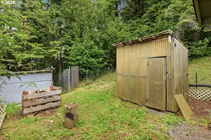 1945 Hazel St, Myrtle Point, OR 97458 - Photo 35