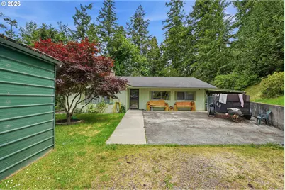 1945 Hazel St, Myrtle Point, OR 97458 - Photo 41
