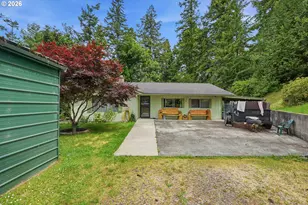 1945 Hazel St, Myrtle Point, OR 97458 - Photo 41