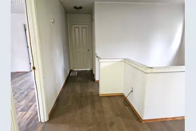 111 NE 149th Pl, Portland, OR 97230 - Photo 9