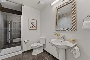 922 NW 11th Ave, Portland, OR 97209 - Photo 21