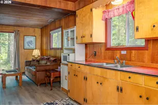 75721 E Road 28, Rhododendron, OR 97049 - Photo 11