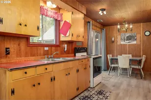 75721 E Road 28, Rhododendron, OR 97049 - Photo 9