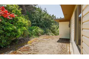 2835 SW Breakers Dr, Waldport, OR 97394 - Photo 23